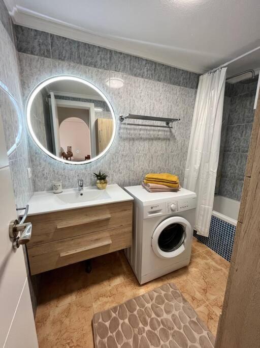 Cozy Apartment 5 Mins To Beach Торрев'єха Екстер'єр фото