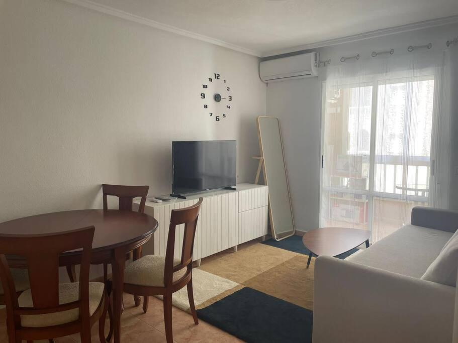 Cozy Apartment 5 Mins To Beach Торрев'єха Екстер'єр фото