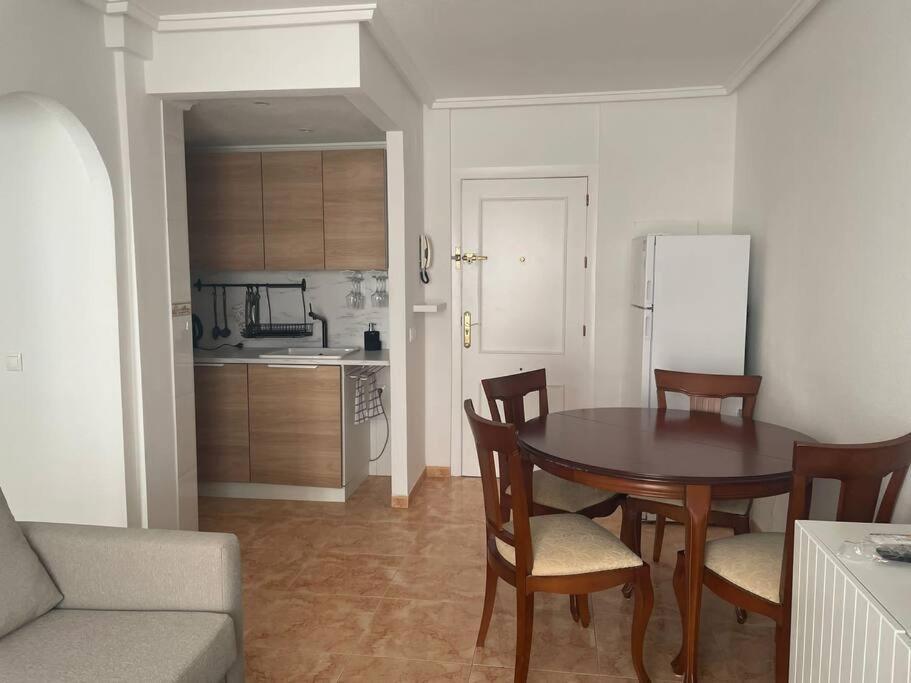 Cozy Apartment 5 Mins To Beach Торрев'єха Екстер'єр фото