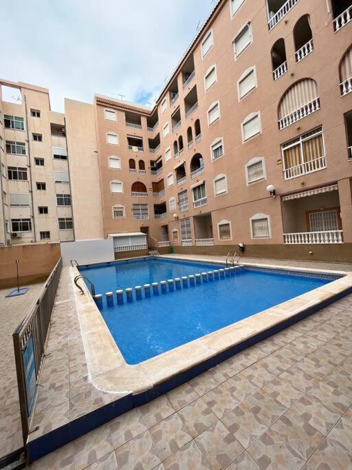 Cozy Apartment 5 Mins To Beach Торрев'єха Екстер'єр фото